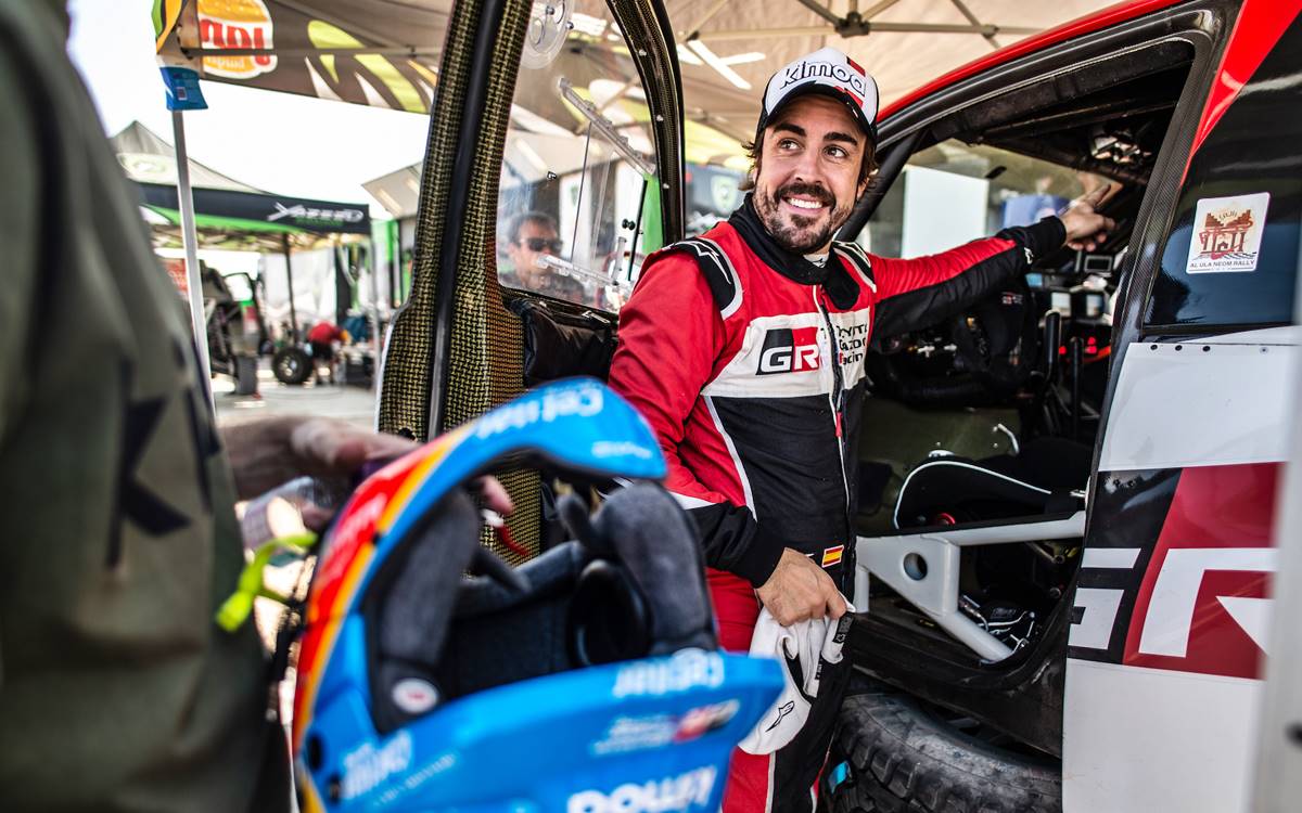 Fernando Alonso subió al podio en el Ula Neom Rally de Arabia Saudita