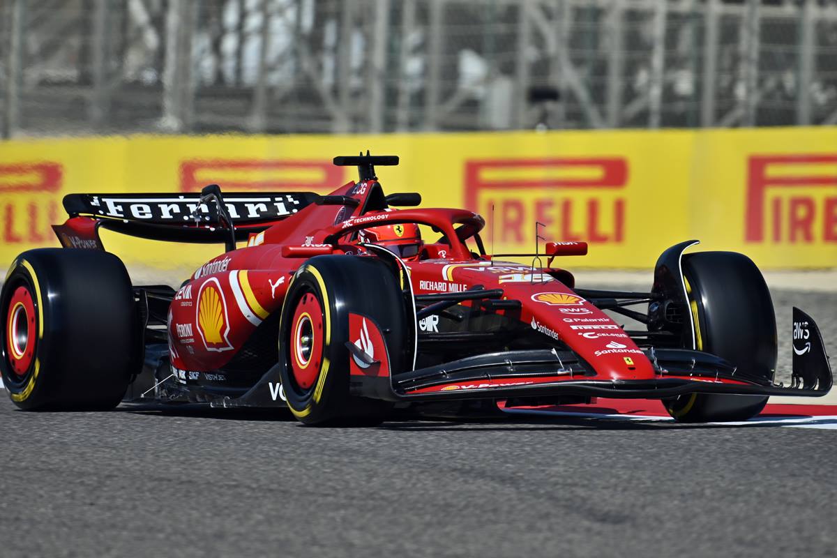 Una tapa de desagüe suelta daña la Ferrari de Charles Leclerc