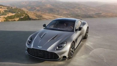Aston Martin Vanquish 25